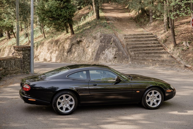1999 Jaguar XK8 Coupe